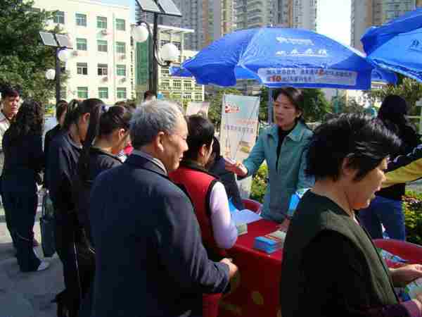 知明所律师积极参与盐田街道“12•4全国法制日” 宣传活动