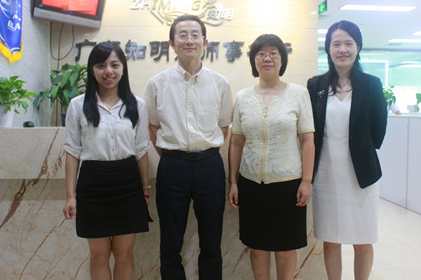 深圳市委台办领导一行看望在知明所学习诉讼业务的台湾法律青年