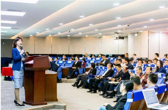 汪腾锋副会长主持“深圳建设中国特色社会主义先行示范区背景下律师业发展论坛”并作精彩发言