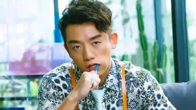 明星郑恺900万股权被冻结后意味着什么？