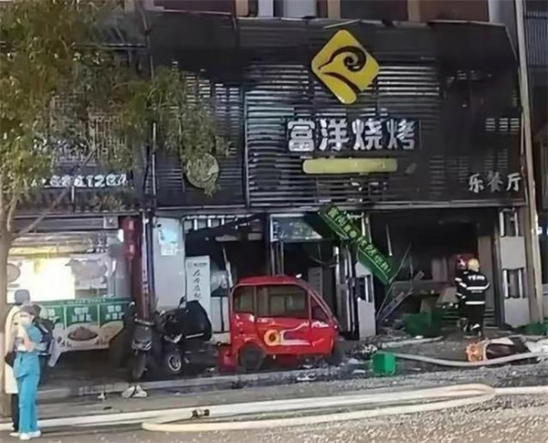 烧烤店铺爆炸多人死亡，生产经营安全岂能儿戏？