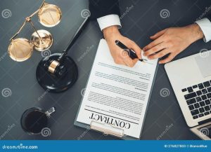 深圳老旧小区物业失职致虫害扰民，业主如何维权？律师解读法律路径