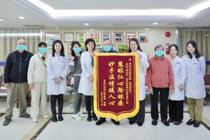 八旬老医生深圳就医体验反转：白内障手术医疗纠纷风险与患者知情同意法律要点